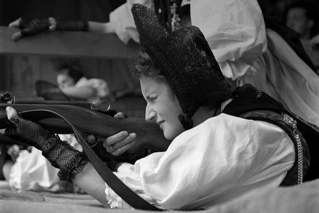 3_Keystone_Wyberschiessen_frau-im-profil_RETOUSCHIERT_mit-KI_website